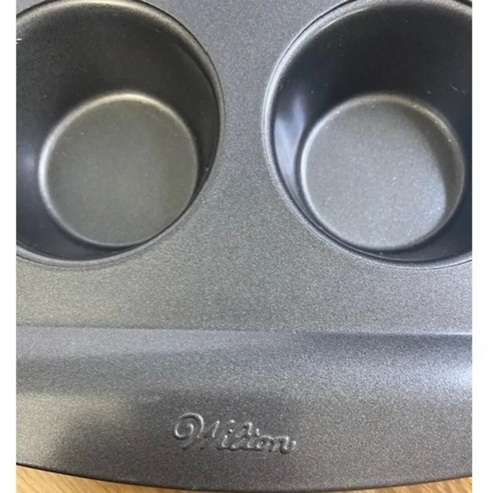 Wilton Jumbo Muffin Pan Unisex 6 Cup Gray Excellent Non-Stick‎ Steel Bakeware